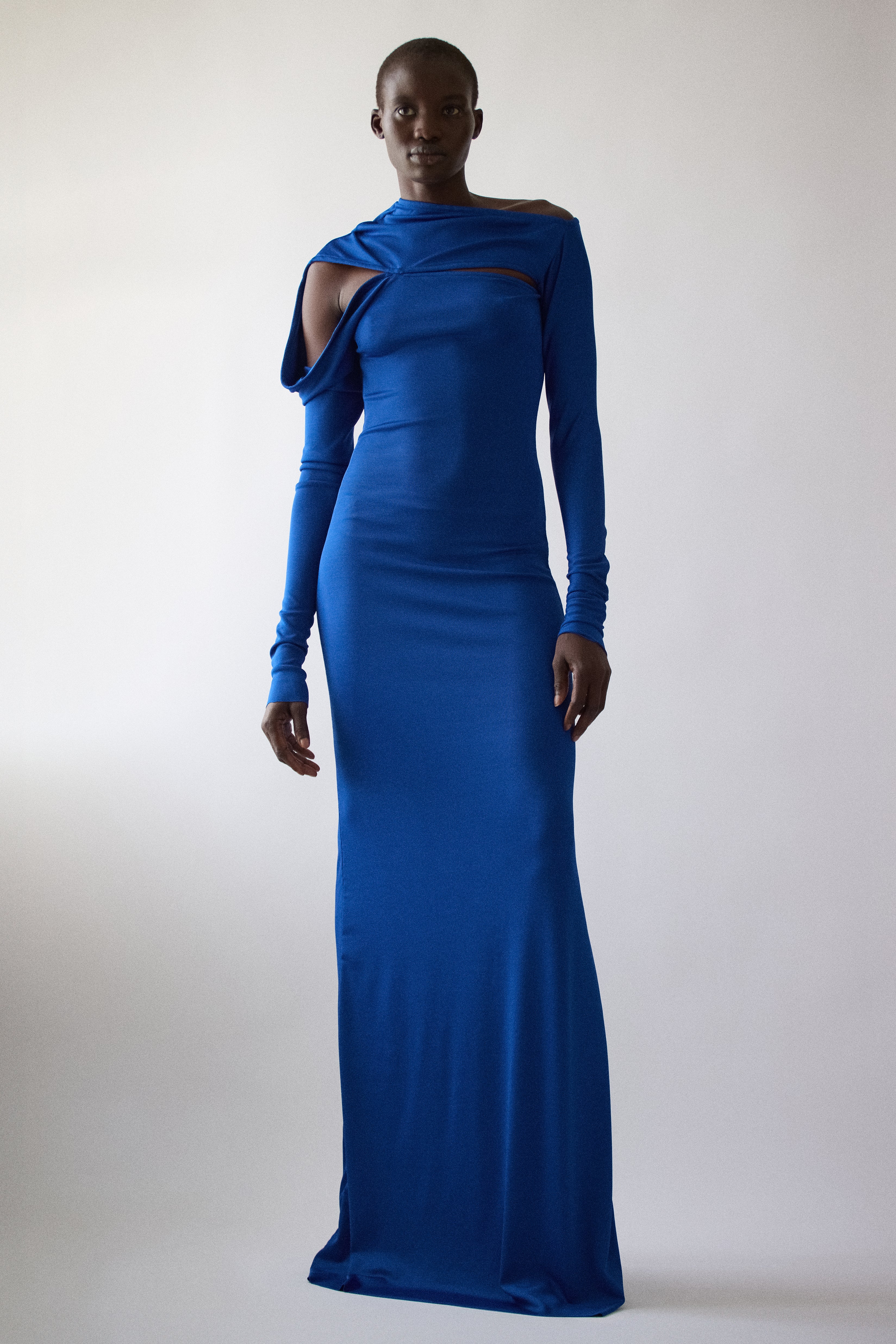 SS24-kampanj_0953_3297x.jpg?v=